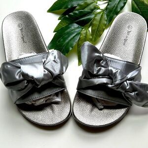 Nature Breeze Silver Satin Slides Sandals Sz 6.5
